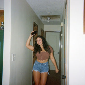 Meet your Posher, Abril